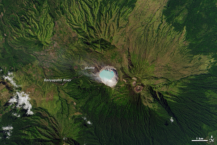 Melihat Keindahan kawah ijen